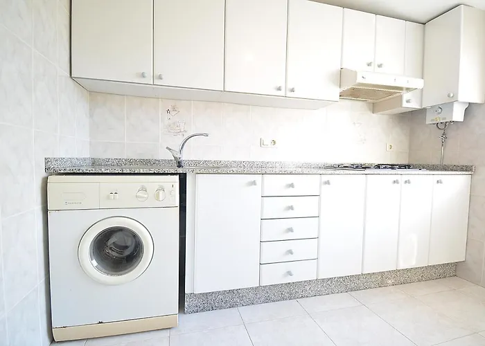 Cerca Del Paseo Maritimo De O Grove